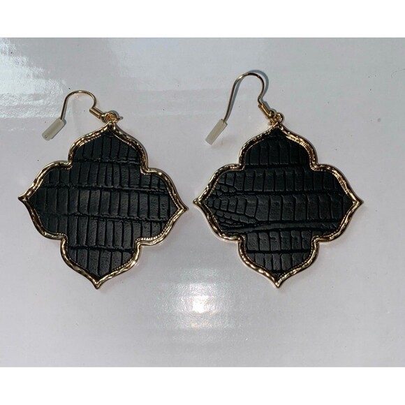 Drop Earrings Gold Tone Edge Black Textured Center Quatrefoil Look Versatile - Picture 1 of 6